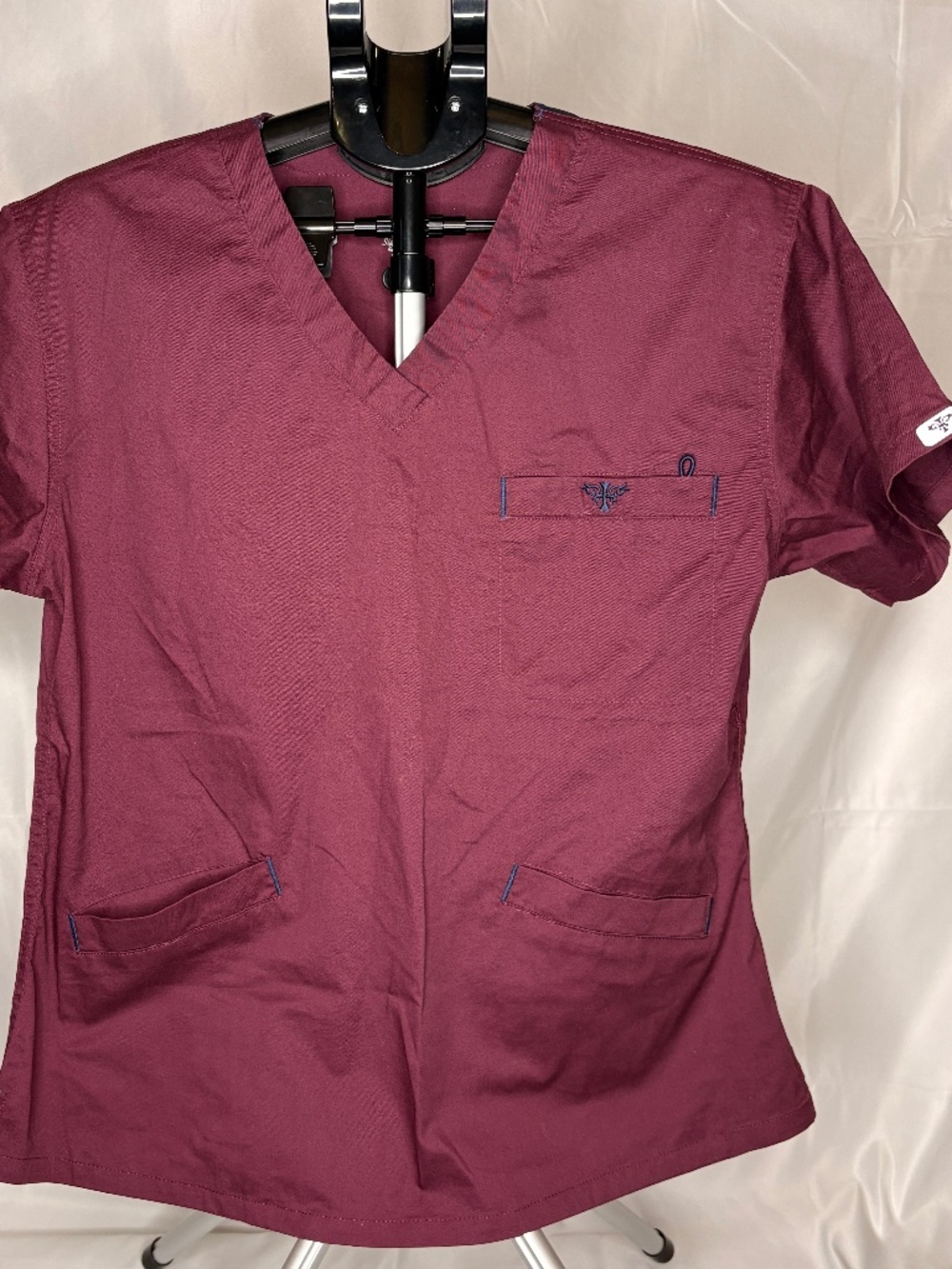 Med Couture Signature Womens Scrub Top Medium Burgundy V-Neck 8403 Nurse